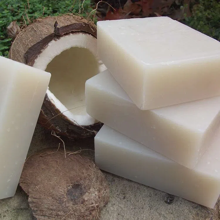 Sapone al cocco con etichetta privata