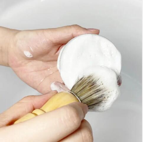 Sapone da barba con etichetta privata