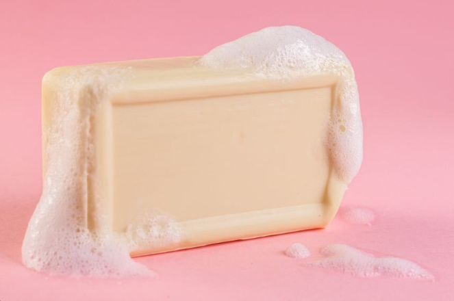 Il sapone è un acido o una base e come funziona?